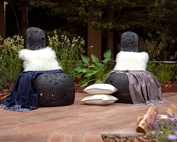 Дизайнерское уличное садовое кресло из базальта Basalt Studio WELL